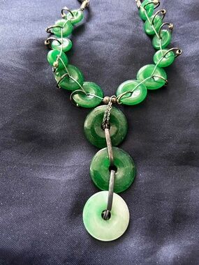 NECKLACE JADE DARK & LIGHT GREEN DONUTS WITH METAL BEADS & SMALL GREEN GLASS BEA